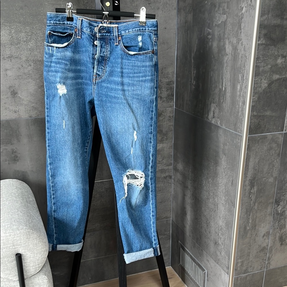 Levi's Blue Wedgie Jeans with Distressed Details size 28